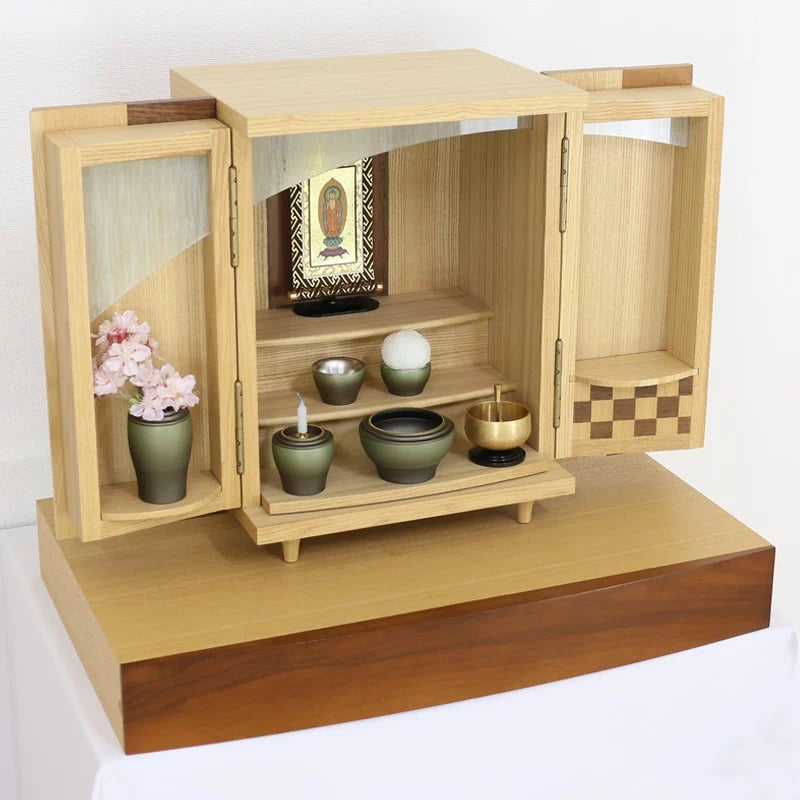 店長おすすめセット01の斜め角度からの本尊・仏具・リンの一式セット例