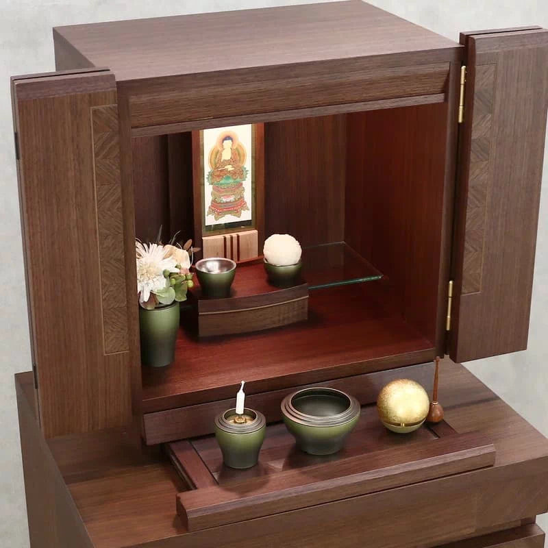 店長おすすめセット03の斜め角度からの本尊・仏具・リンの一式セット例