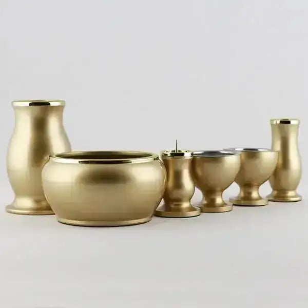 ルミエール　仏具　3.0寸　シャンパンゴールド　6具足　真鍮製　モダン　未使用品 仏具セット 未使用 ルミエール 仏具 3.0寸 シャンパンゴールド 6