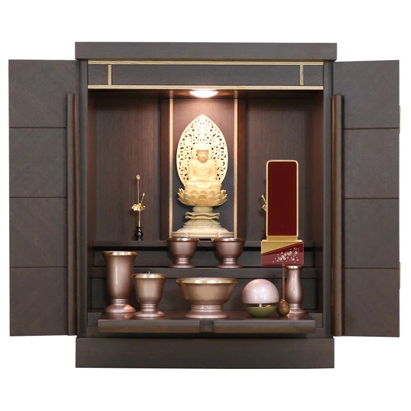 蒔絵位牌 綺羅 風桜 ロイヤルレッドの仏壇設置イメージ画像2枚目