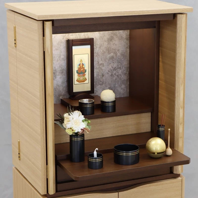 店長おすすめセット03の斜め角度からの本尊・仏具・リンの一式セット例