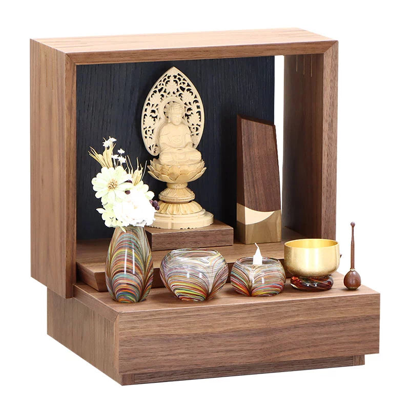 【選べる仏具付】ミニ仏壇 KAKOI  ウォールナット&墨黒色の店長おすすめセット01