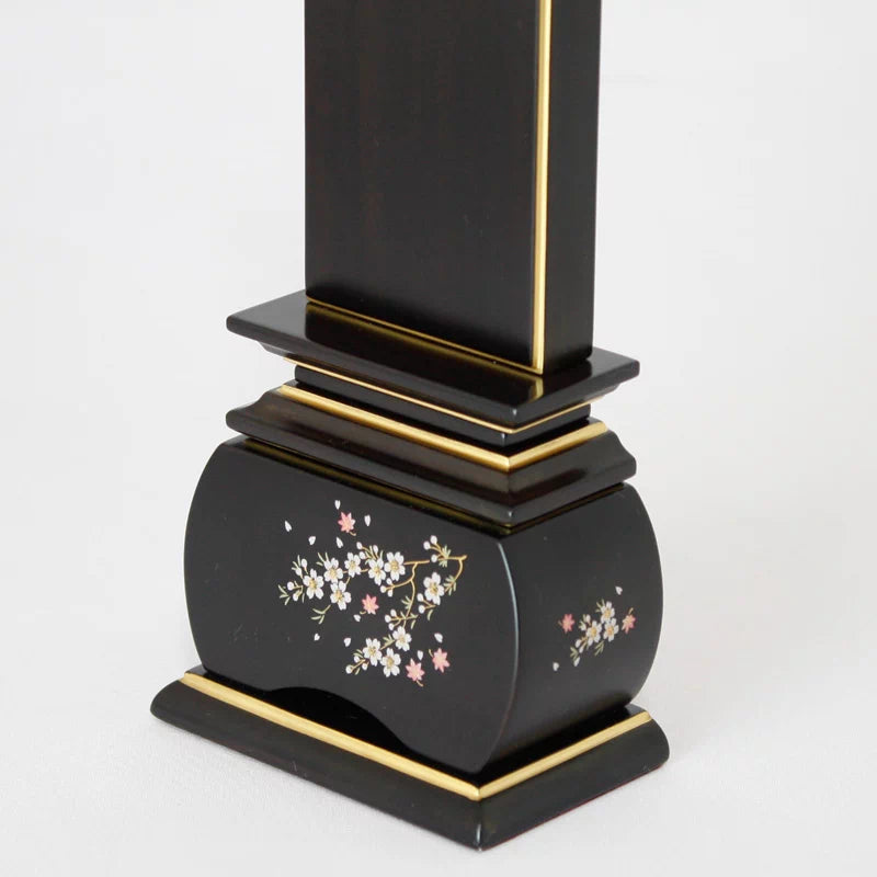 蒔絵位牌 優雅 「風桜」 黒檀の詳細アップ画像2枚目