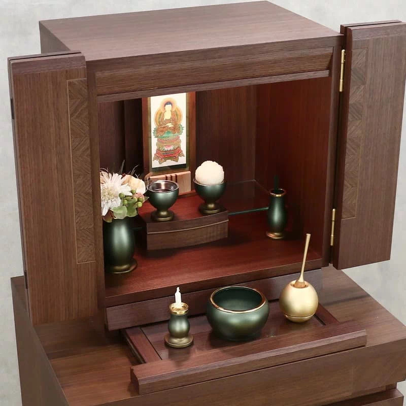 店長おすすめセット02の斜め角度からの本尊・仏具・リンの一式セット例