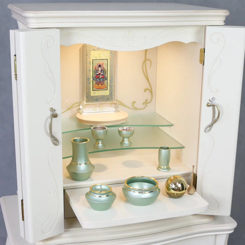 店長おすすめセット02の斜め角度からの本尊・仏具・リンの一式セット例