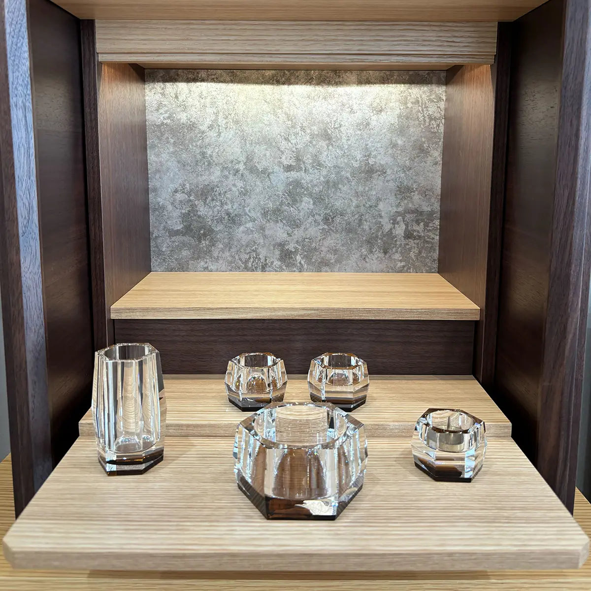 水晶　インテリア　価格交渉受付中 アウトレット】水晶仏具セット ブラウン | 仏具の通販 | インテリア