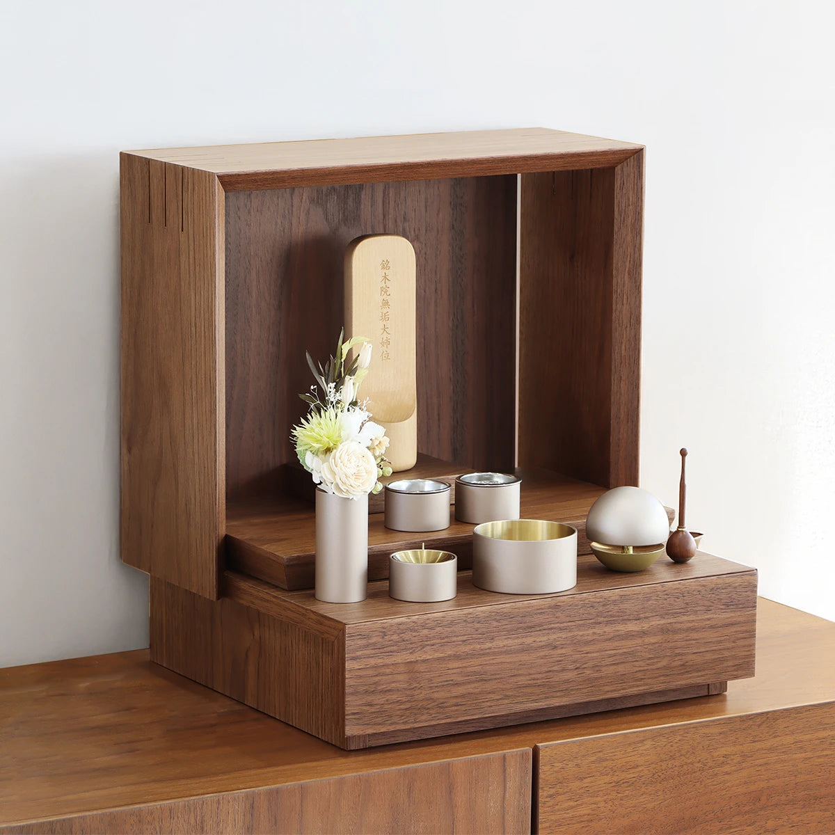 モダン仏具セット SEN マットバニラ の使用例