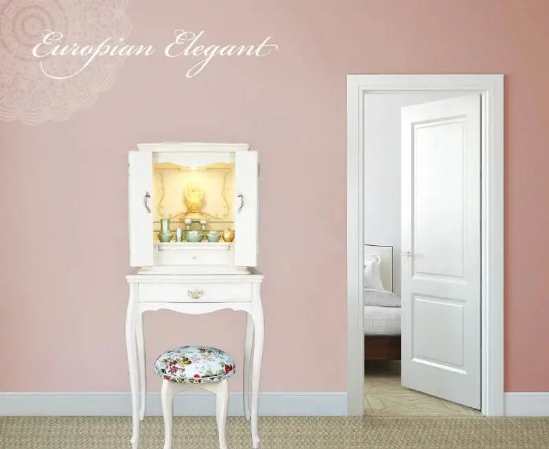 ヨーロッパ調仏壇 ボヌール ホワイト 脚付き&椅子付きの商品画像1枚目