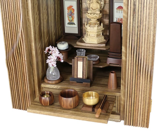 過去帳を飾った仏壇イメージ