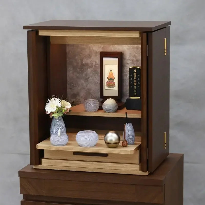 モダン仏壇の飾り方【本尊・お位牌・仏具・リンなどの配置方法】