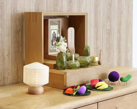 お盆に飾る提灯「盆提灯」の選び方、飾る時期 etc をお教えします