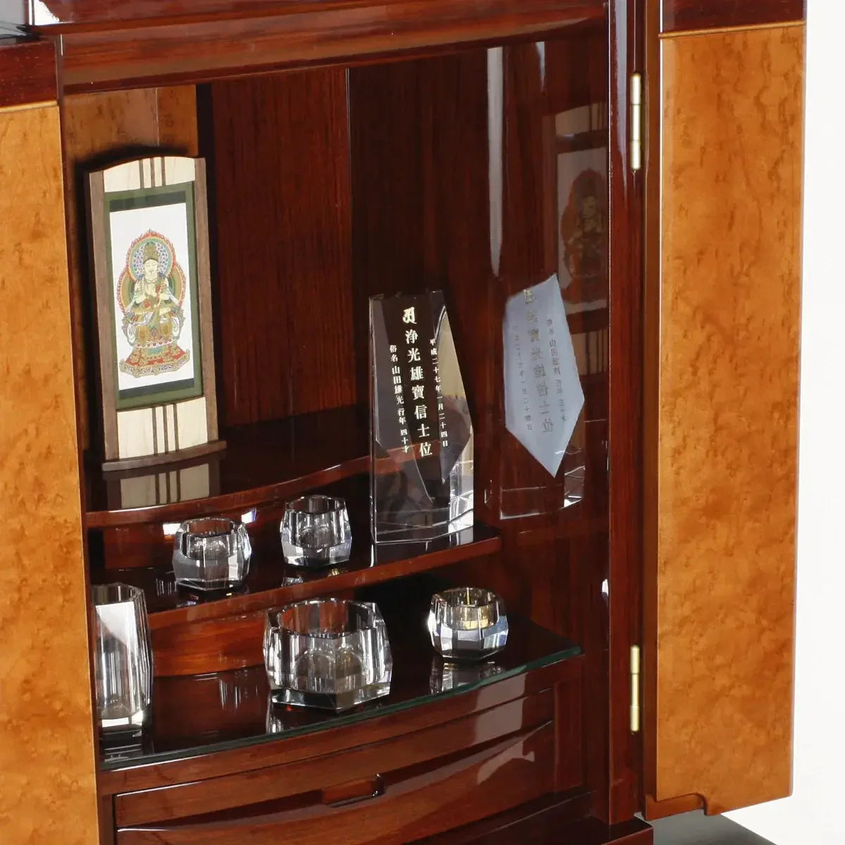 クリスタル製のモダン位牌