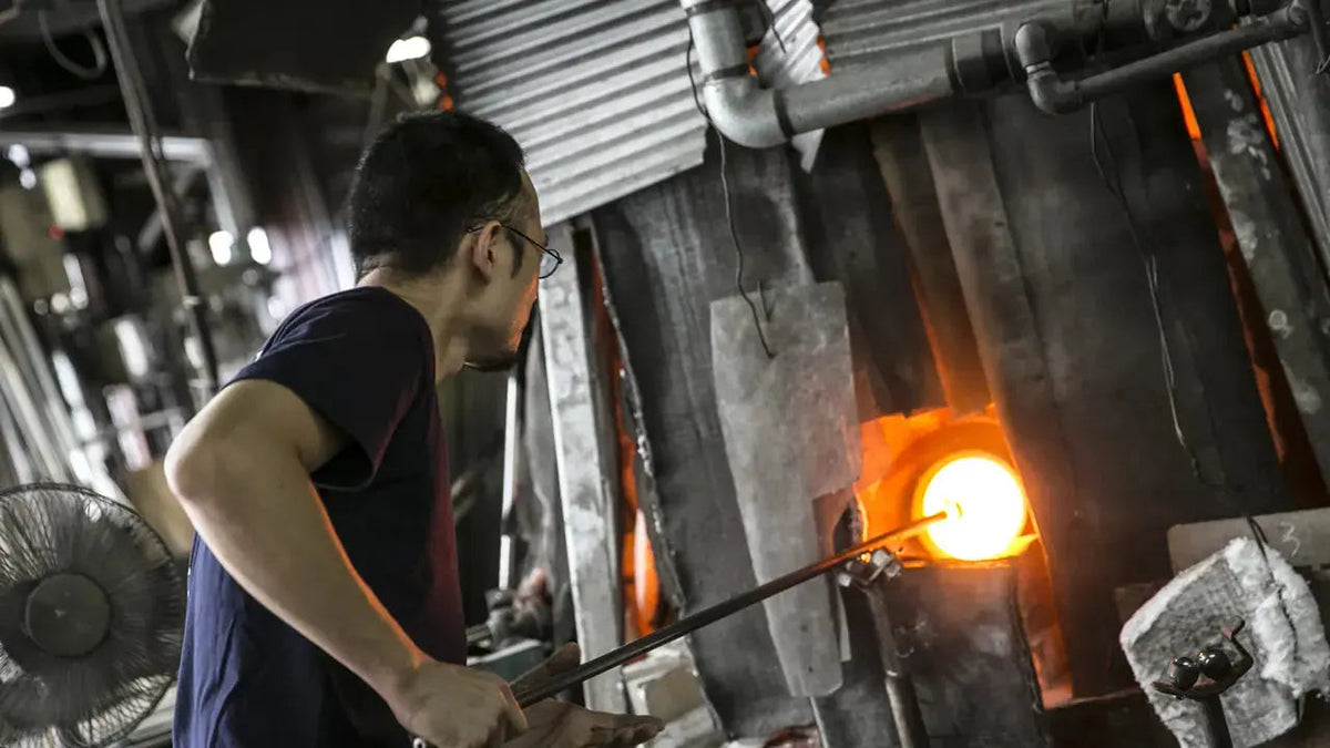 青森で作られた国産位牌-津軽びいどろ インテリア仏壇 ルミエール