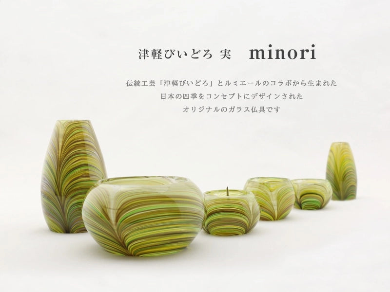 津軽びいどろの職人が真心こめて作り上げたデザインガラス仏具です。