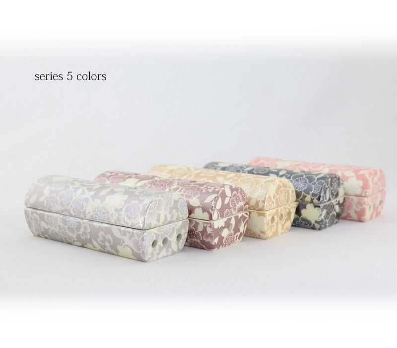 当仏具は5種類の色で展開しております。お仏壇・故人様に合った色をお選びください。