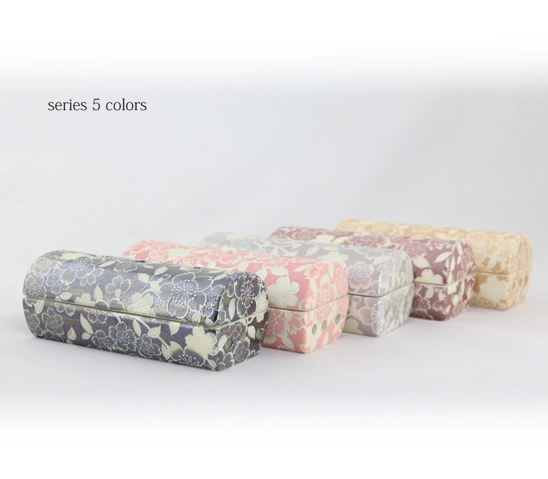 当仏具は5種類の色で展開しております。お仏壇・故人様に合った色をお選びください。