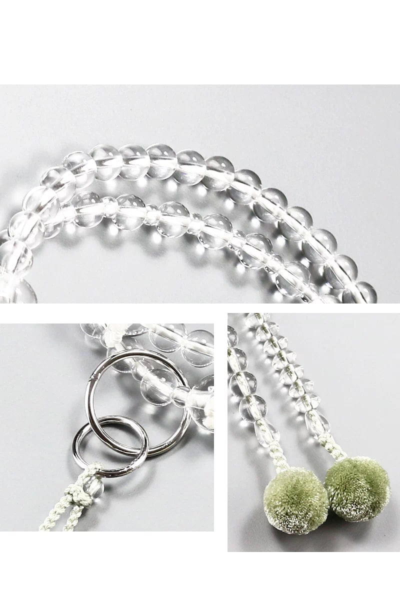 手元で煌めく水晶に淡く優しい白緑色の房で、女性らしい柔らかい印象の数珠に仕上がりました。