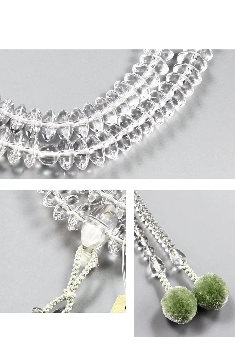 手元で煌めく水晶に淡く優しい白緑色の房で、女性らしい柔らかい印象の数珠に仕上がりました。