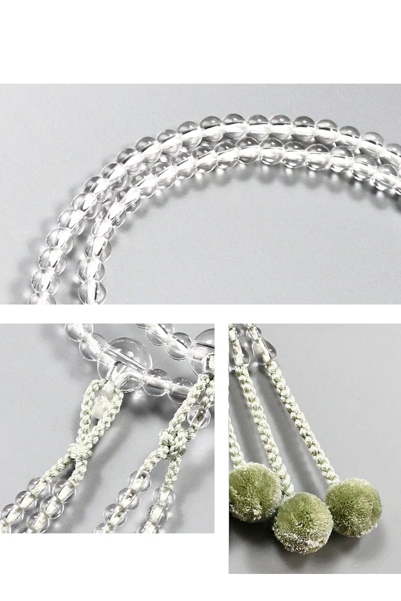 手元で煌めく水晶に淡く優しい白緑色の房で、女性らしい柔らかい印象の数珠に仕上がりました。