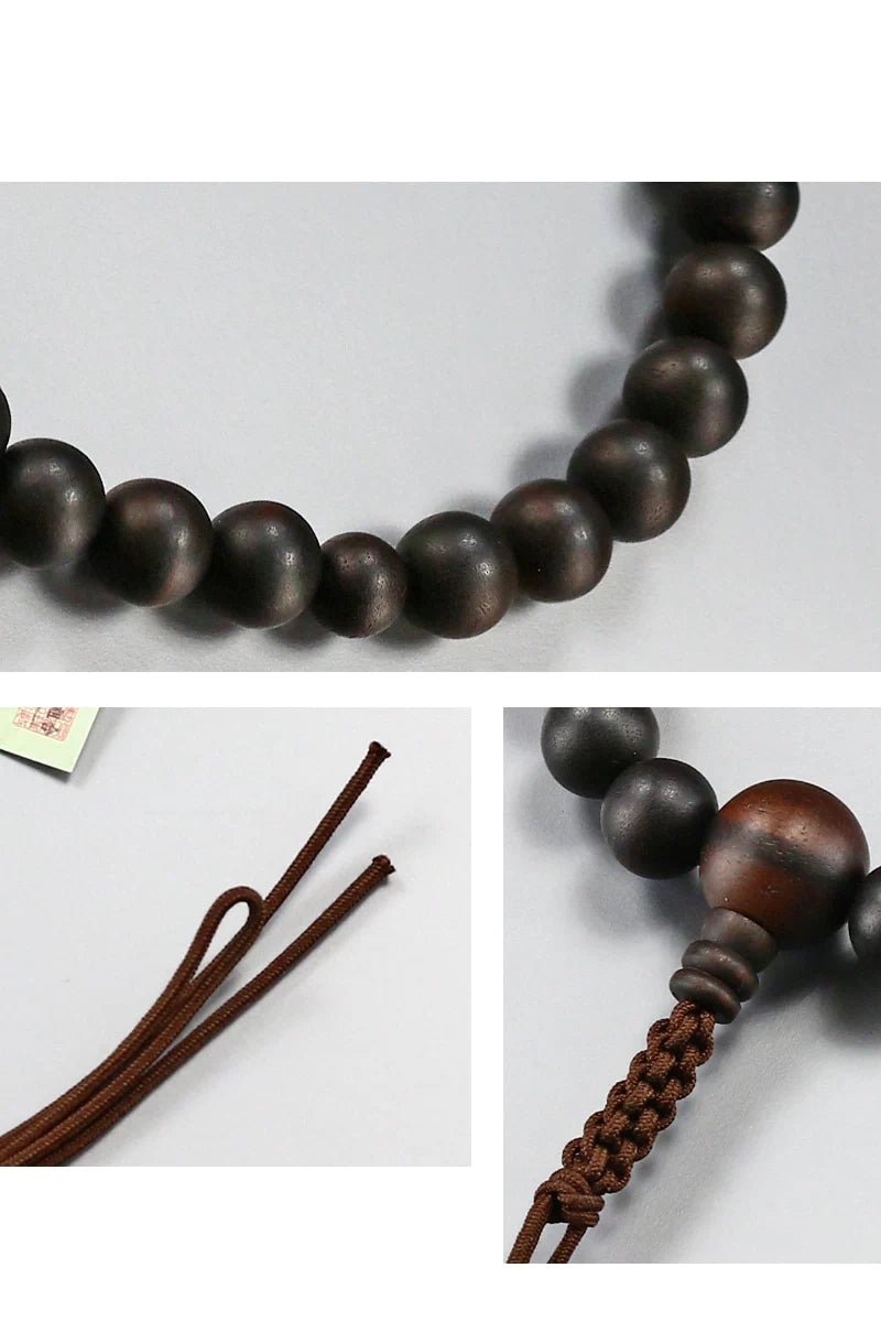 縞模様の木目が特徴的で男性らしいどっしりと重厚感のある印象の数珠に仕上がりました。