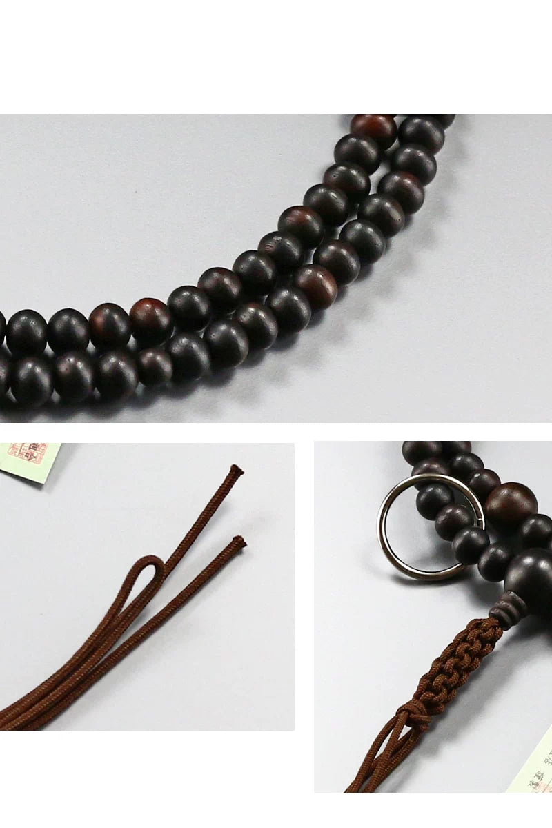 縞模様の木目が特徴的で男性らしいどっしりと重厚感のある印象の数珠に仕上がりました。