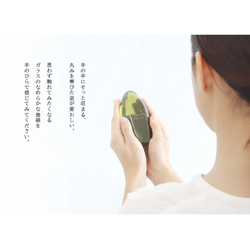 ガラス位牌「水音」の手持ちイメージ