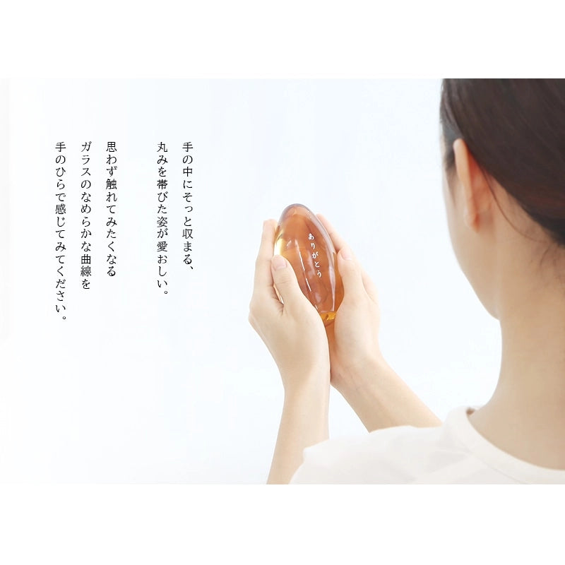 ガラス位牌「水音」の手持ちイメージ