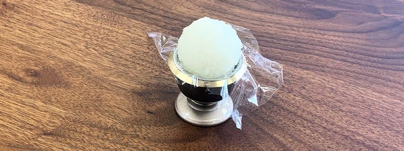ご飯をお供えするのに毎日入れ替えますか？また「おさがり」は食べたほうがいいのでしょうか？