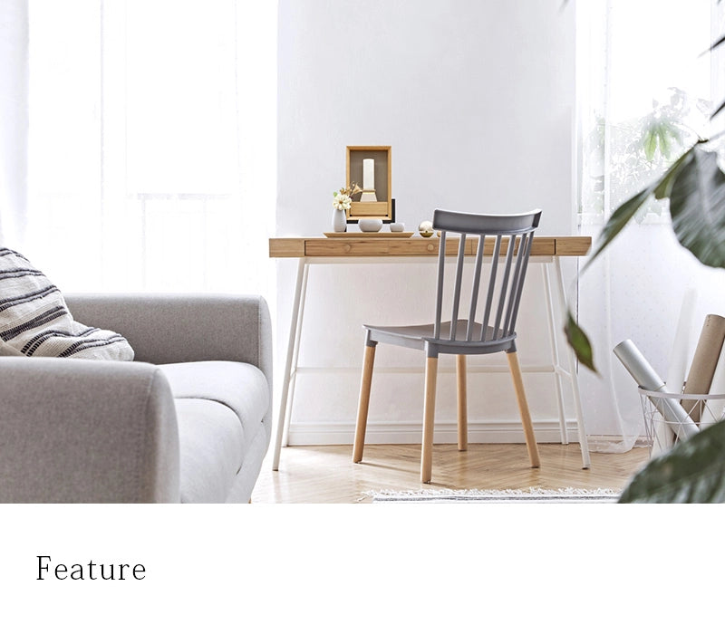 手元供養ステージ FLOAT 脚付きタイプ オーク×錫色をデスクに設置したイメージ。