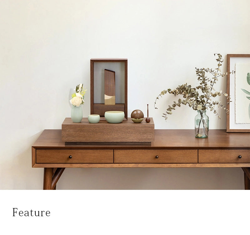 手元供養ステージ FLOAT 収納付きタイプ ウォールナット×錫色をデスクに設置したイメージ。