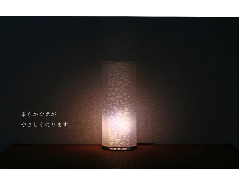 モダン行灯「花」 盆提灯は明かりを灯すとあたたかな光がお部屋を優しく包みます。