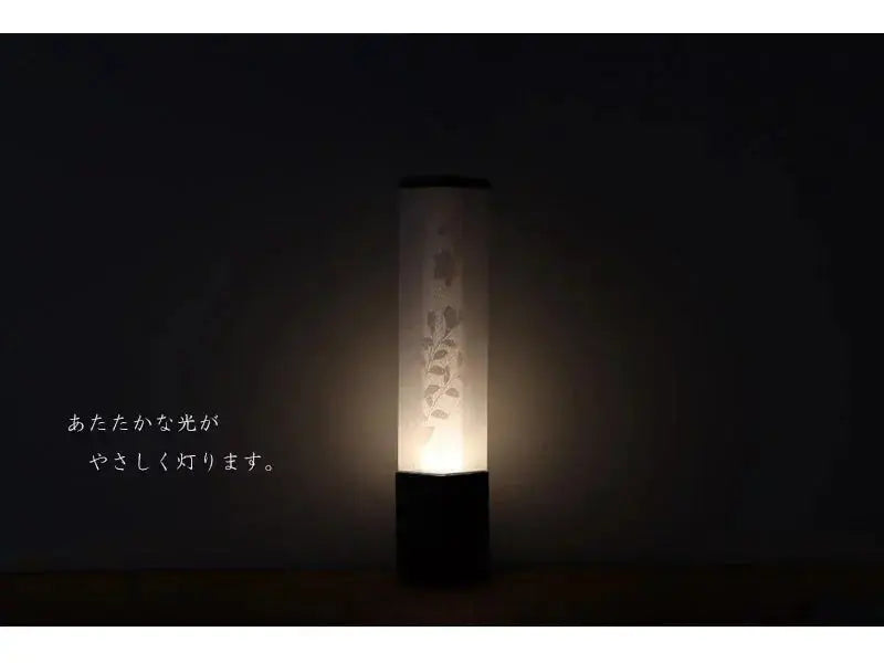 モダン行灯「キキョウ」盆提灯は明かりを灯すと涼しげな光がお部屋を優しく包みます。
