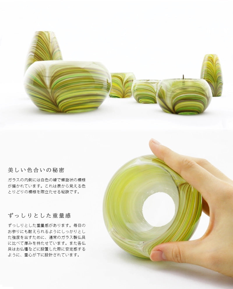ずっしりとした重厚感があるガラス仏具です。