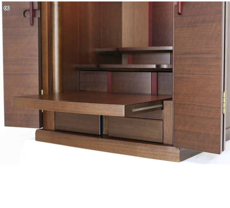 モダン仏壇セット ダミエ ウォールナット 18号の詳細部分の下部拡大画像をご覧ください。