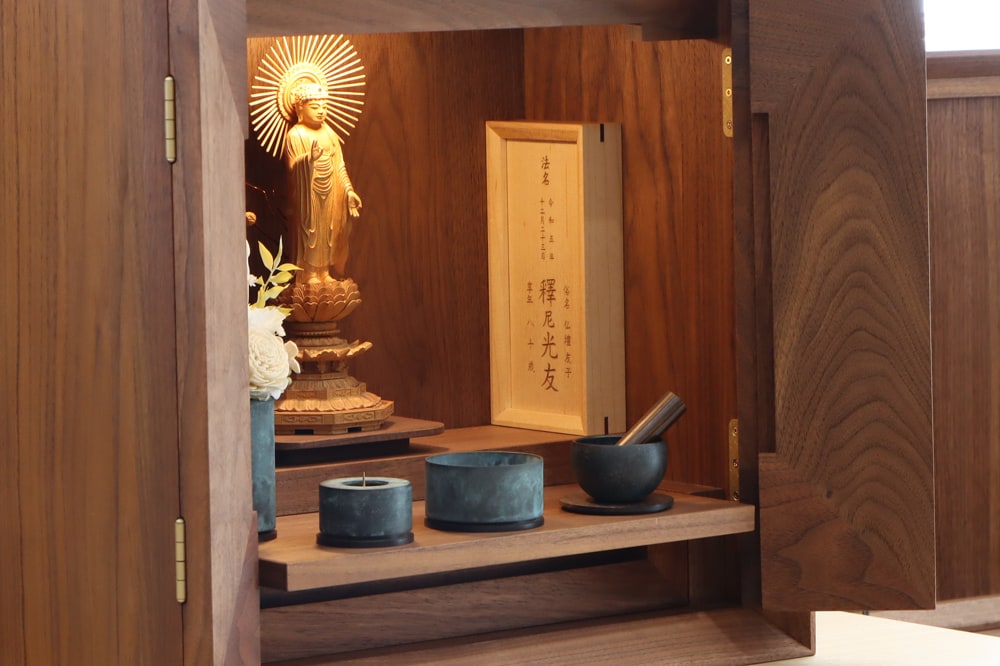 法名軸とはどんな仏具？