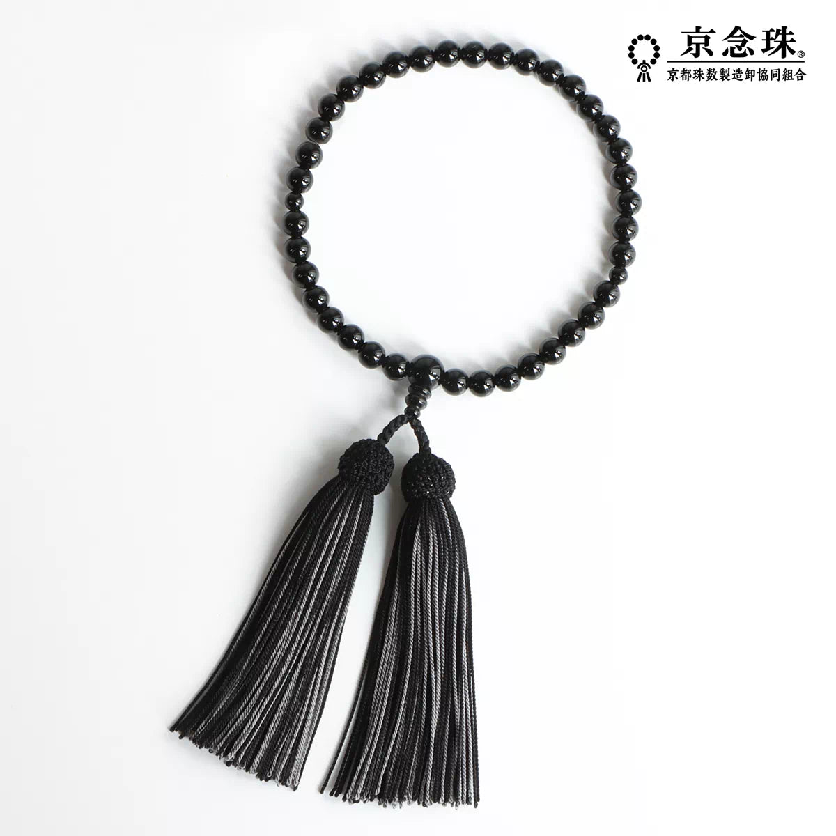 黒オニキスを使用した略式念珠です。