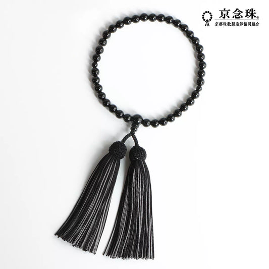 黒オニキスを使用した略式念珠です。