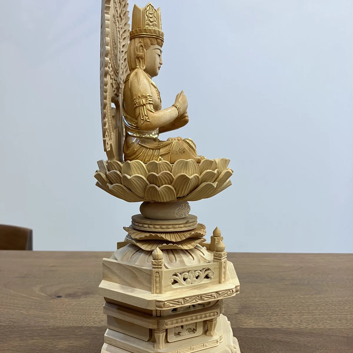 アウトレット】本柘植仏像 上彫り 六角台座 大日如来 2.5寸 2重火炎 アウトレット】本柘植仏像 上彫り 六角台座 大日如来 2.5寸 2重火炎