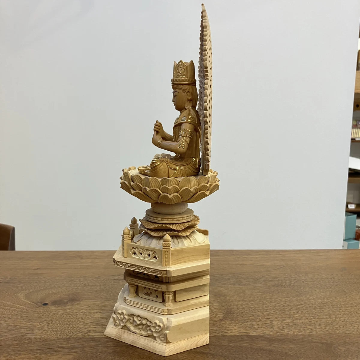 アウトレット特価商品、大日如来仏像の側面画像