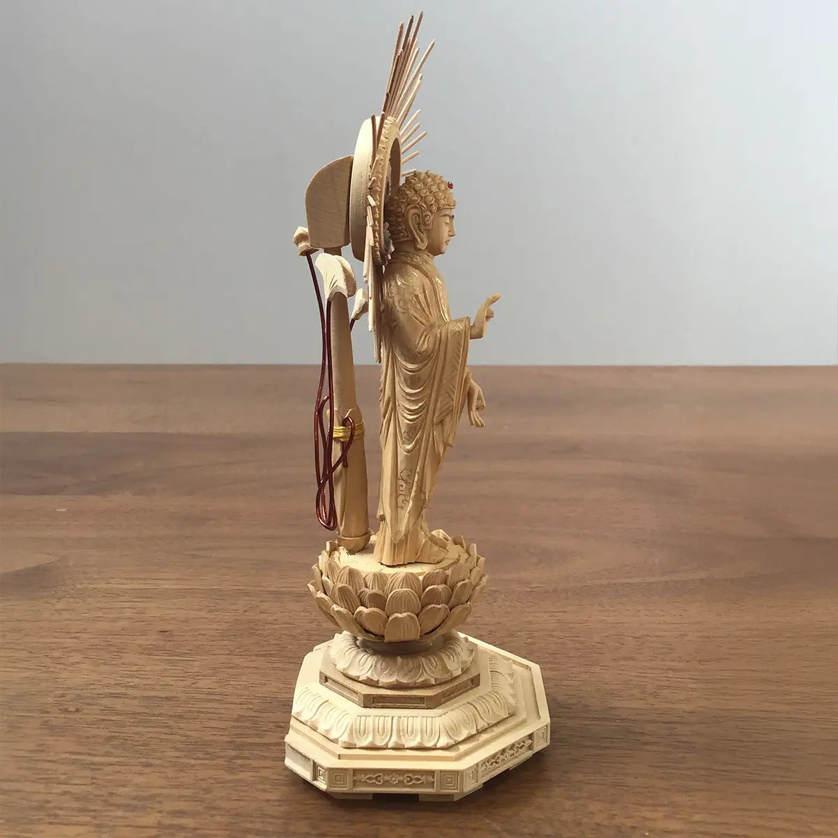 【アウトレット】本柘植仏像 上彫り 八角台座 東立弥陀　3寸　右向き