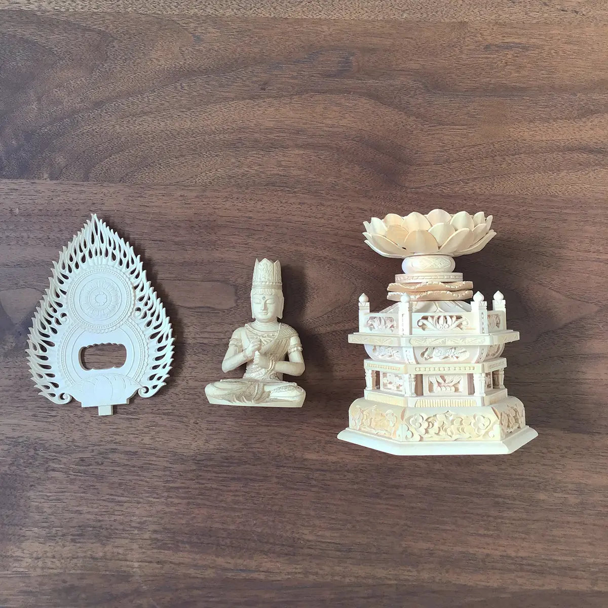 桧木仏像 六角台座 大日如来 　2.5寸（金泥書あり）部品