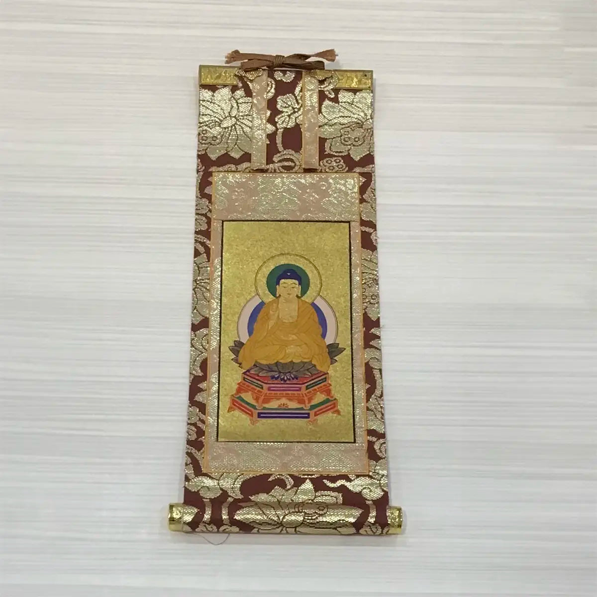 【アウトレット】吊り下げ型掛け軸　釈迦如来　20代　正面