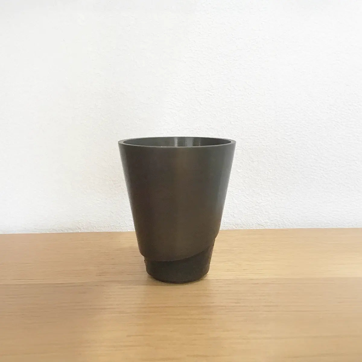 【アウトレット】花立て　中サイズ 　ひとえ　オリーブ　　正面