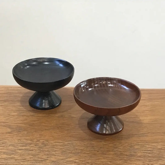 供物台です。ブラックとブラウンの2色展開です。