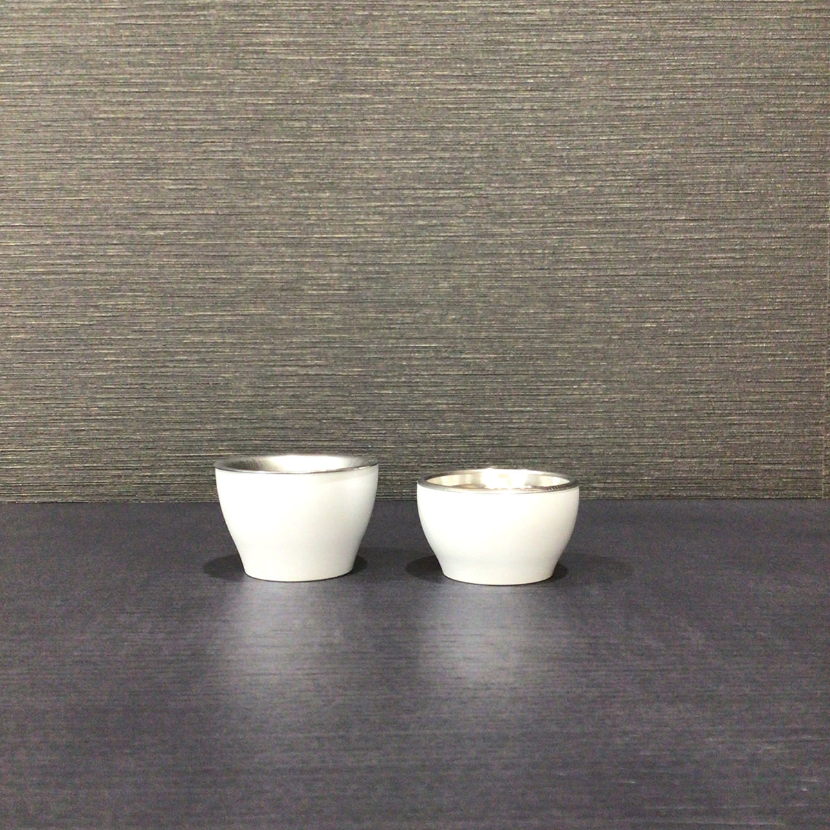 白い仏具です
