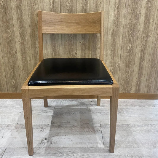 【アウトレット】ダイニングチェア　ノキア　オーク　正面