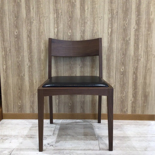 【アウトレット】ダイニングチェア　ノキア　ウォールナット　正面